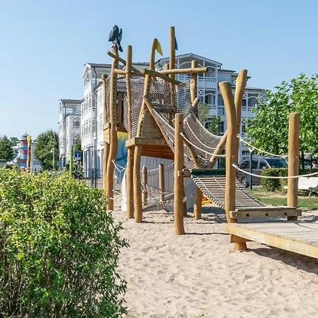 675, Seepark Apartment *